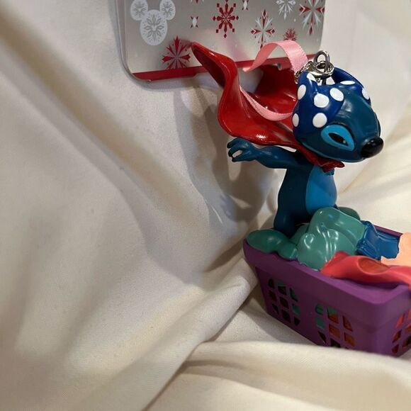 Disney Parks X Lilo & Stitch, Stitch Laundry Day Sketchbook Ornament Figure NWT - Picture 4 of 5